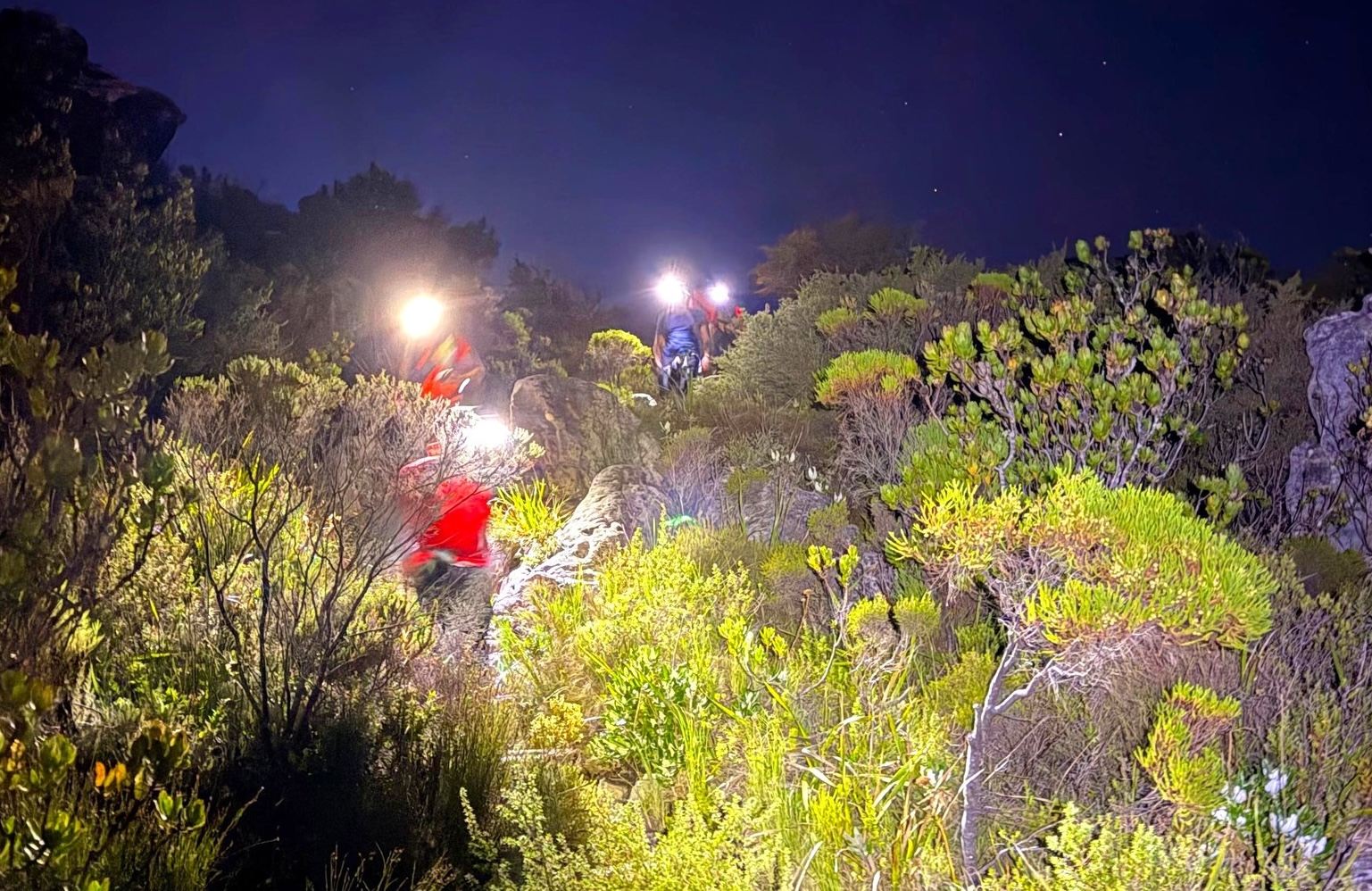 WSAR Volunteers Bring Stranded Hikers Home Safely This Easter