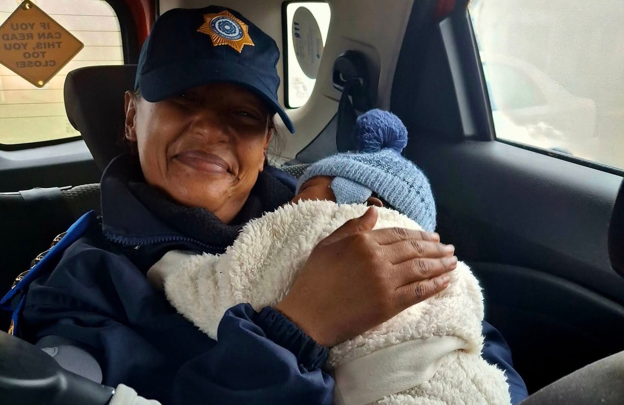 Kind Officer and Her Team Go Extra Mile to Comfort Distressed Baby