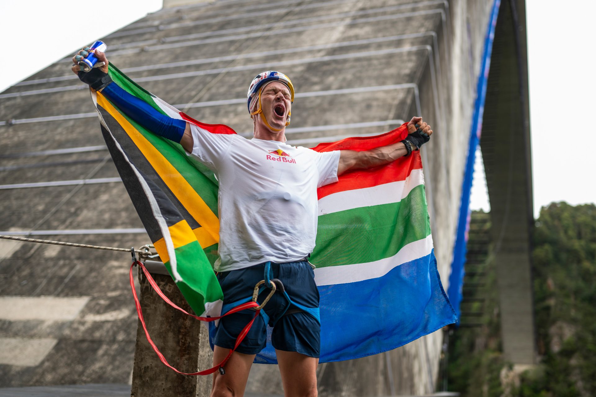 600 Monkey Bars, 216 Metres Up! South African Completes Incredible World First | Thomas van Tonder | Redbull